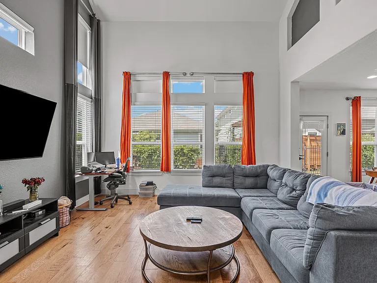 1408 Homespun Rd — Photo 4