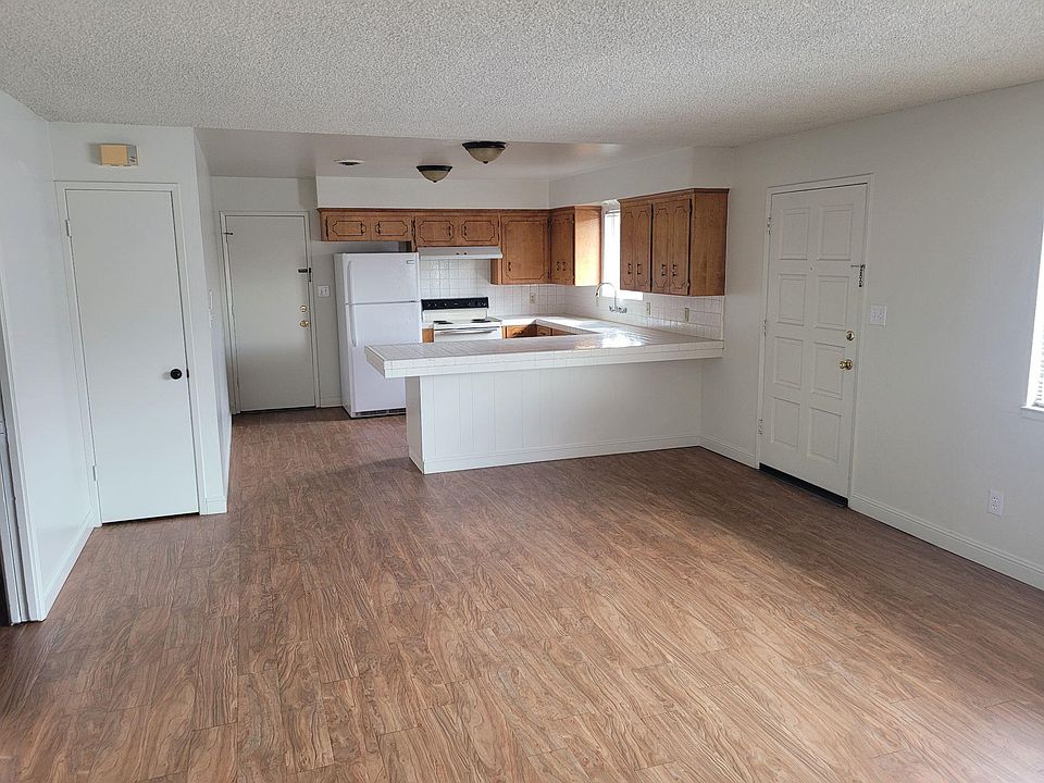 1st image of 1615 W Lockeford St #2