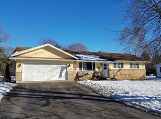 N2638 Melody Ln, Waupaca, WI 54981