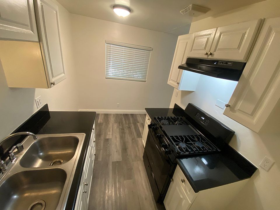 1st image of 305 N Signal St #9