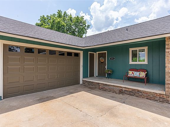 5th image of 104 Azure Hills Dr
