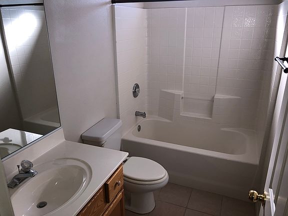4th image of 3000 Pepperwood Dr