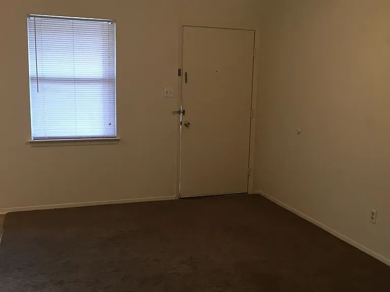 305 S Industrial St #2 — Photo 7