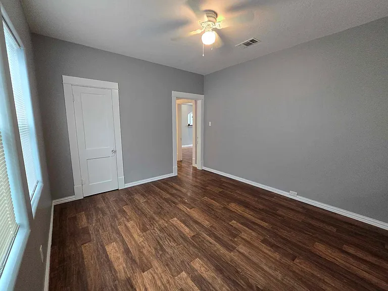 3125 Illinois St — Photo 16