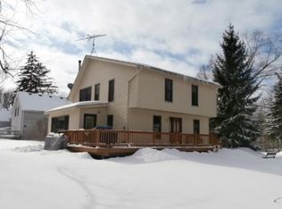 43465 N Rain Tree Rd, Antioch, IL 60002