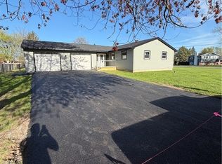 7968 Boxford Rd, Clay, NY 13041