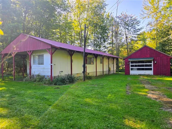 700 McClanathan Ave, Blossvale, NY 13308