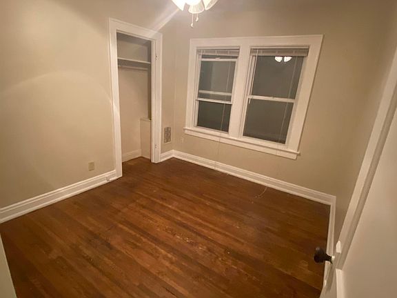 2nd image of 2440 Glenmawr Ave