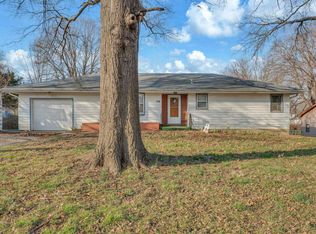 124 E Chase Ave, Burlingame, KS 66413