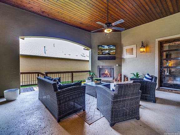 4th image of 4410 AVERY WAY