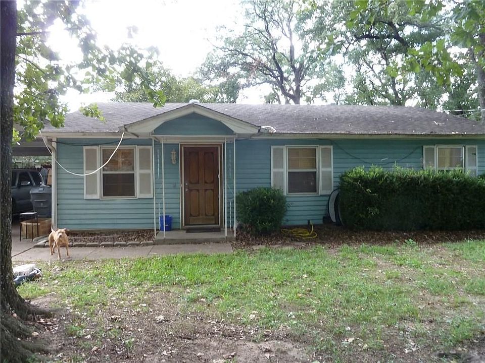 1st image of 2105 Royal Oaks Dr
