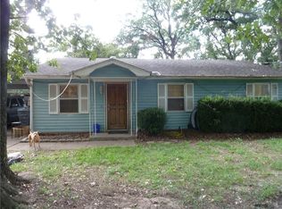 2105 Royal Oaks Dr, Dallas, TX 75253