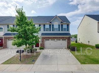 28 Irvington Dr, Greer, SC 29650