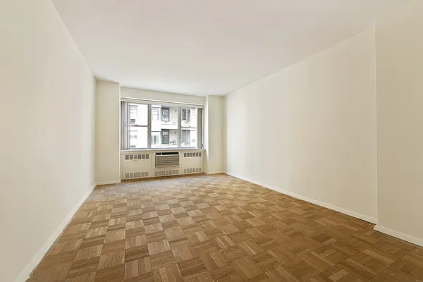 Sold by Nest Seekers International | media 14