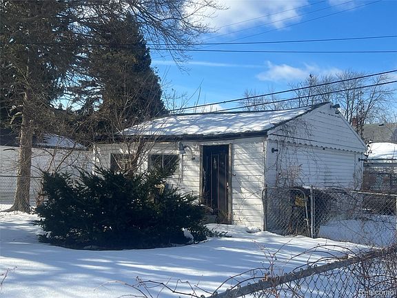 4th image of 17401 Albion St