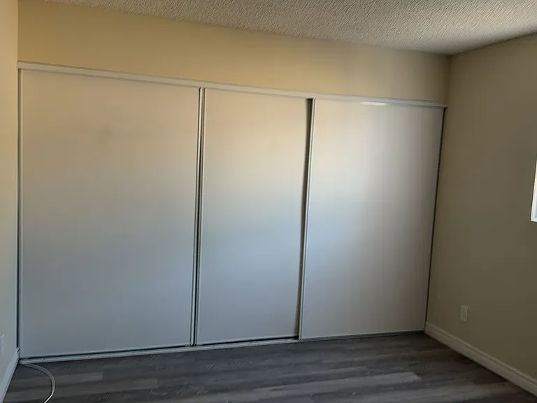 Topanga Apartments — Photo 7