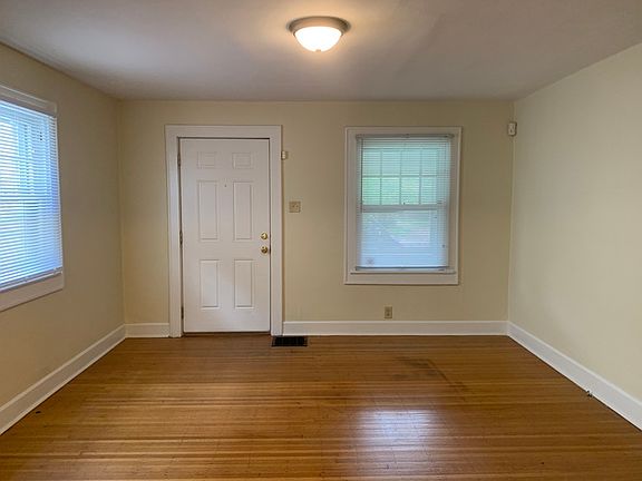 3rd image of 5544 N College Ave