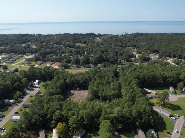 Graveline Rd, Gautier, MS 39553