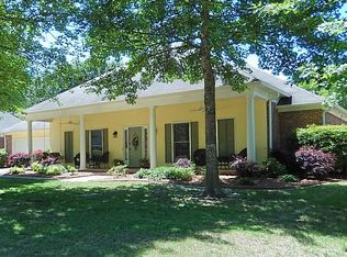 645 Cliffview Dr, Brandon, MS