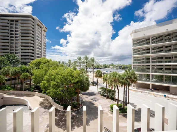 3 Grove Isle Dr #C308, Miami, FL 33133