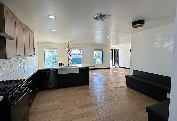 4th image of 4722 E Wilshire Dr