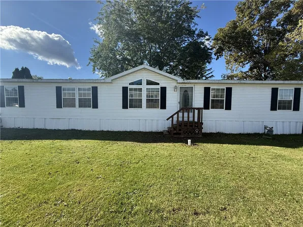 10 Paddy Ln, Caledonia, NY 14423