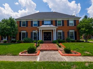 6004 Hackney Coach Dr, Indian Hills, KY 40207