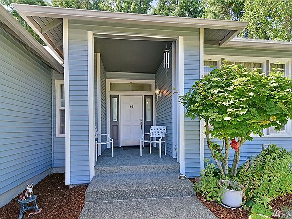 3rd image of 973 NW Calypso Cir
