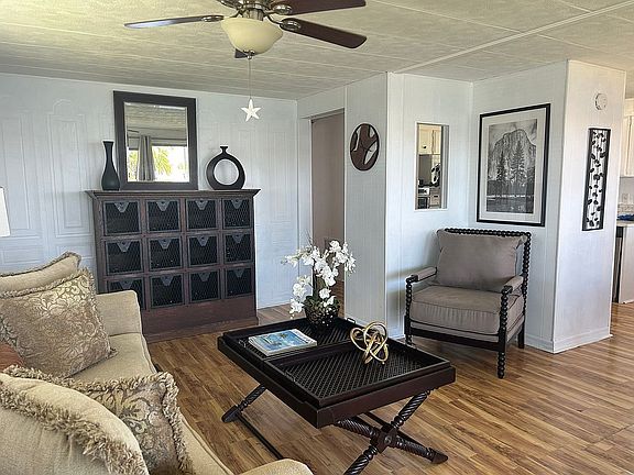 2nd image of 834 Calamondin Ct