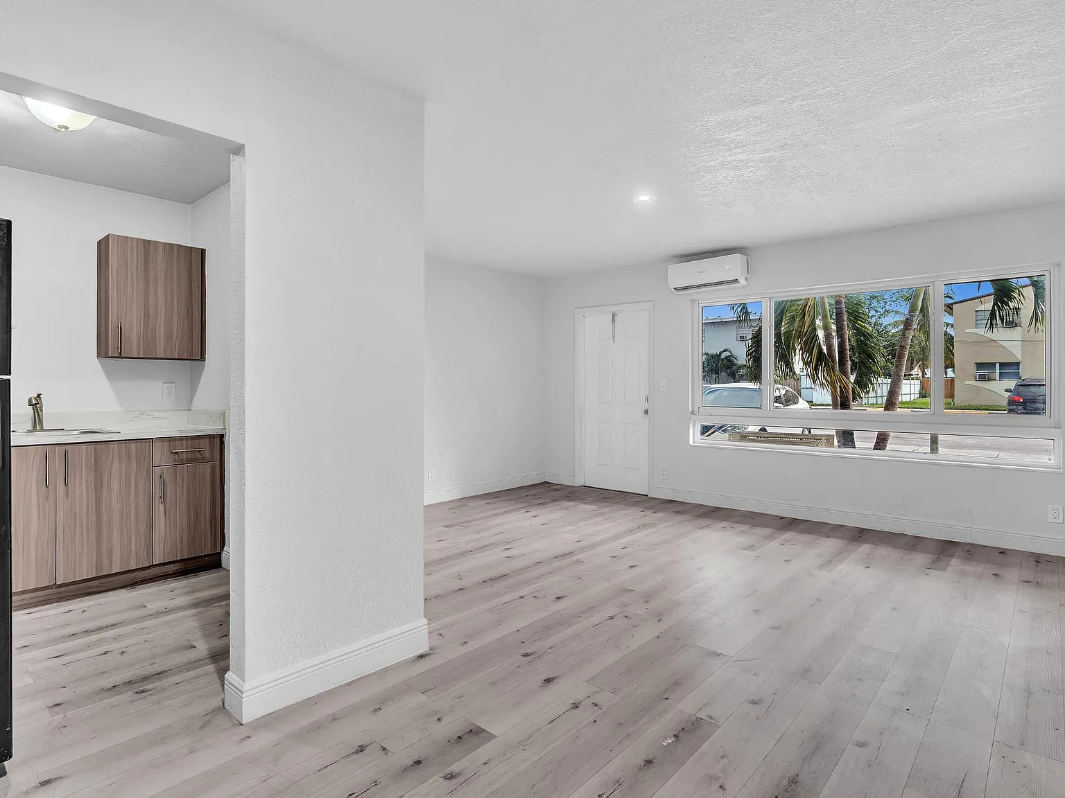 1 bed, 700 sqft, $1,595 — Photo 1