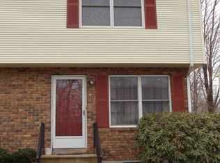 2-1 Countryside Ln, Middletown, CT 06457