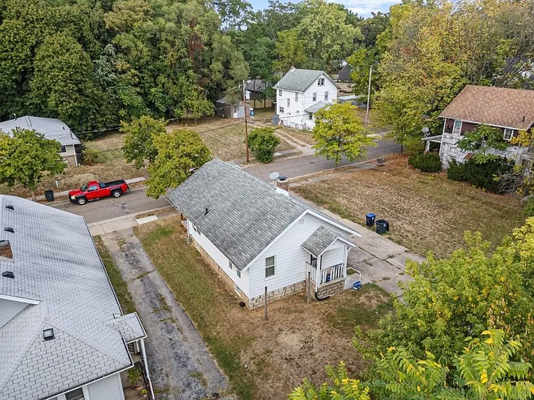 848 Fess Ave — Photo 17