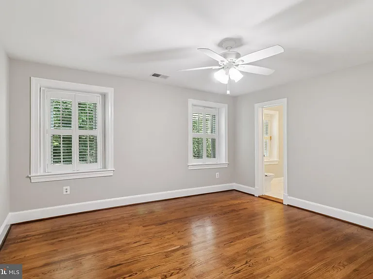 7518 Old Dominion Dr — Photo 41