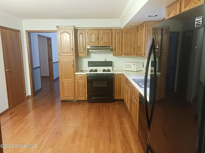 5th image of 44 Albany Street