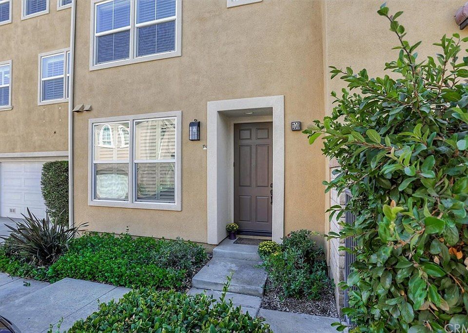 1st image of 27030 Fairway Ln #100
