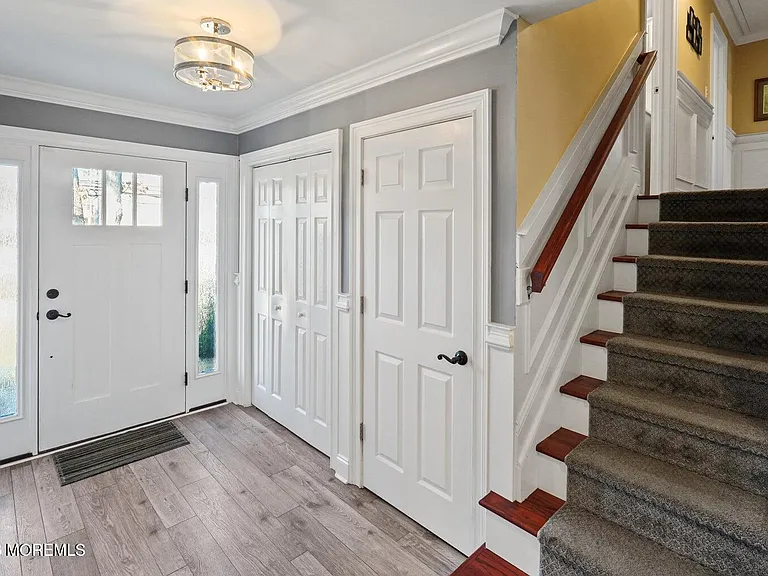 437 Adamston Rd — Photo 7