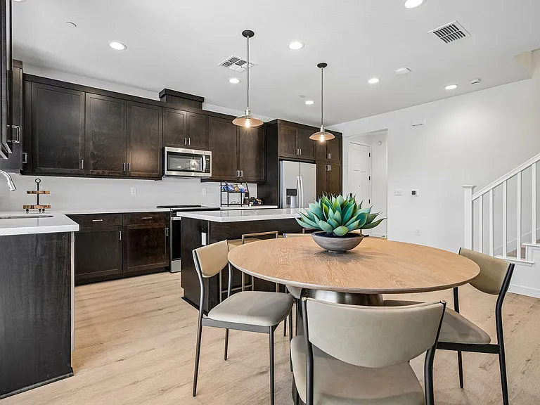Echo Paired Homes — Photo 5