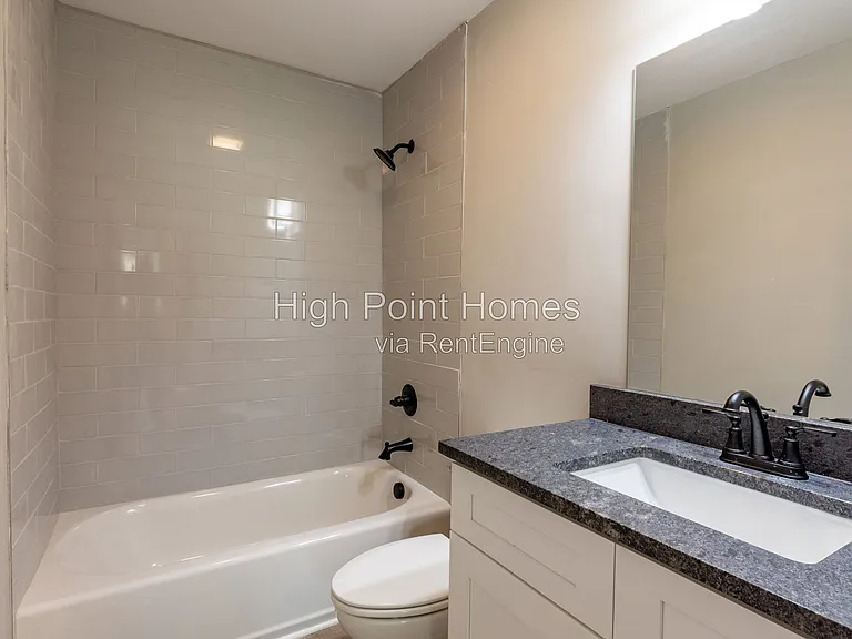 400 Gallery Ln #B-7 — Photo 14