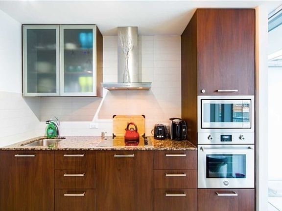 Fully Equipped Kitchen with all Dishes/Glasses/Coffee Maker/Toaster/Kettle/Pot&Pans...