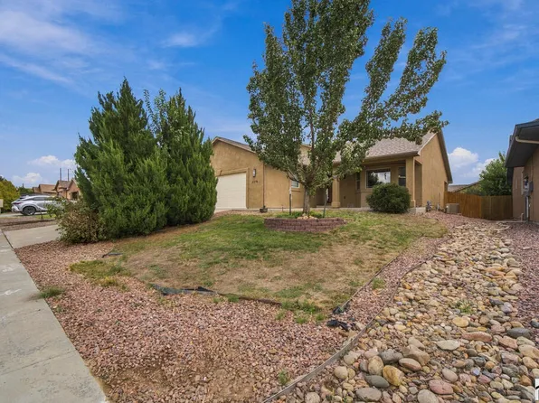 2308 Crestwood Ln, Pueblo, CO 81008
