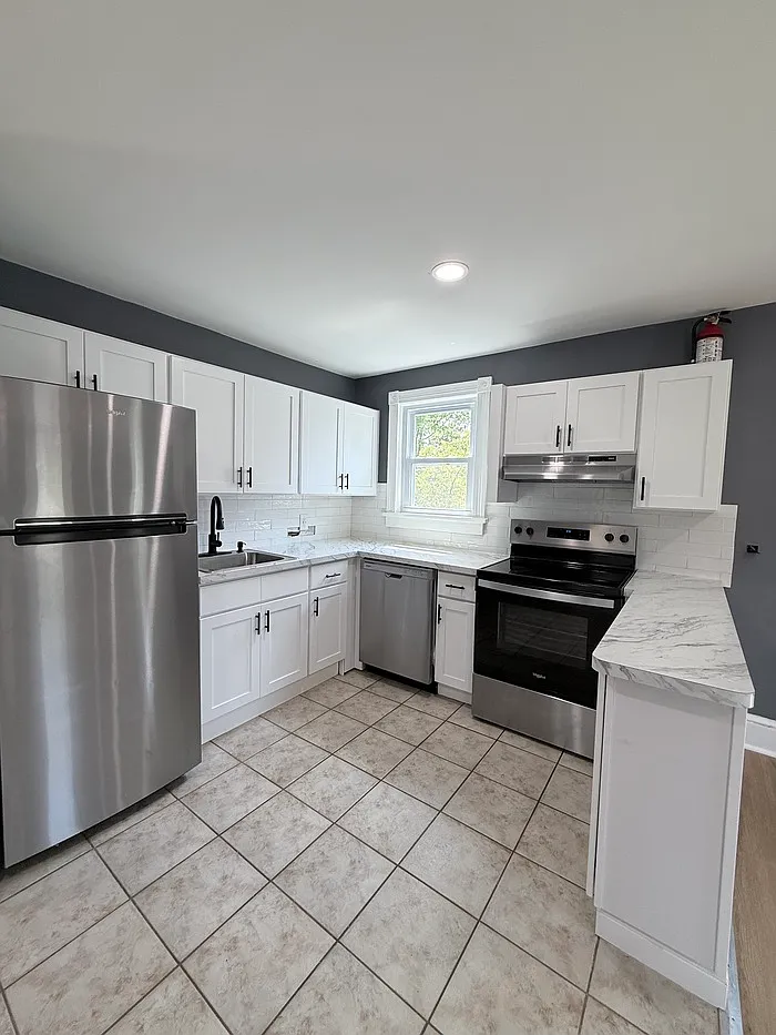 2 bed, 1.0 bath, $1,650 — Photo 1