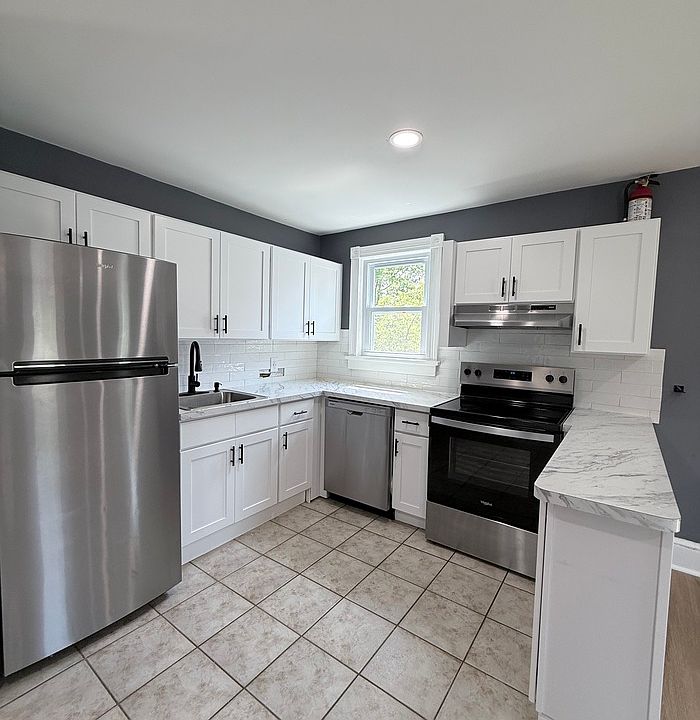 1st image of 117 N 2nd St #2