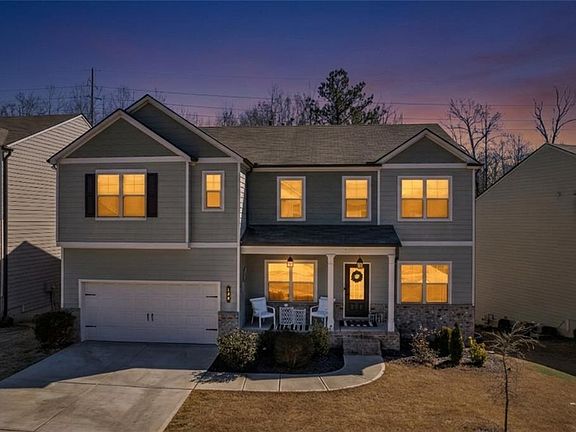 2nd image of 106 Creekside Bluff Way