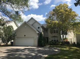 981 Ridge Rd, Highland Park, IL 60035