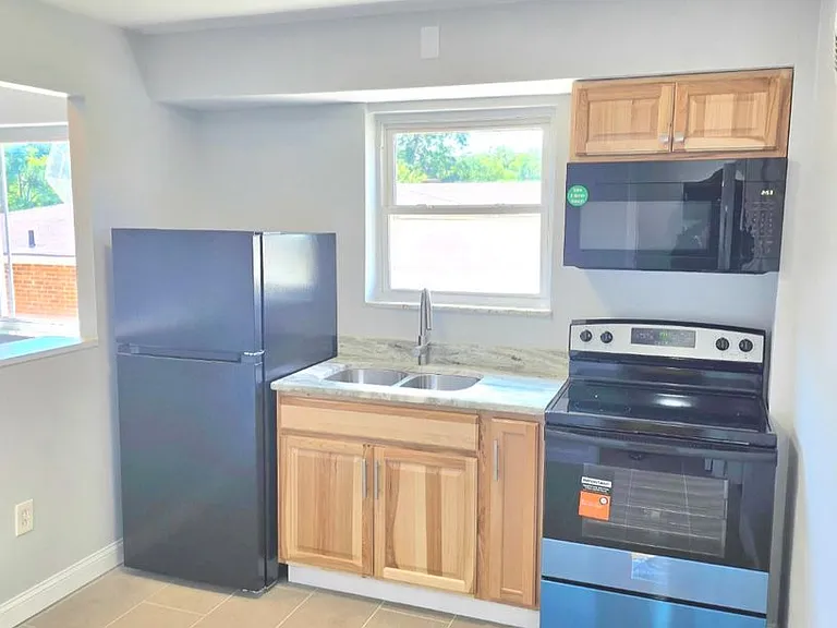 4105 W 8th St — Photo 17