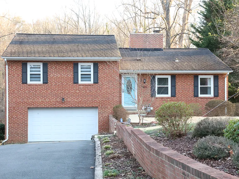 7401 Calamo St — Photo 1