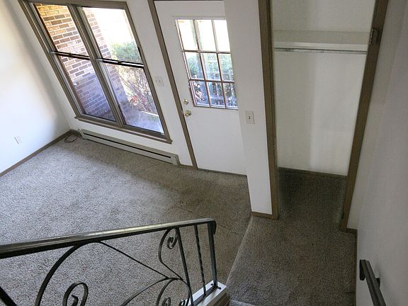 3rd image of 346 Greentree Pl