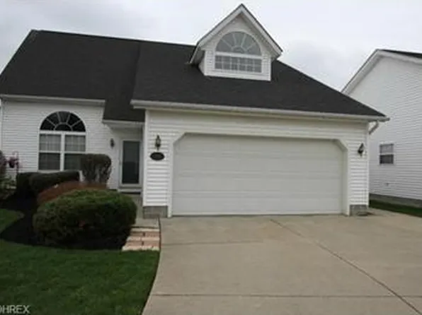 301 Jasmine Ln #99, Madison, OH 44057
