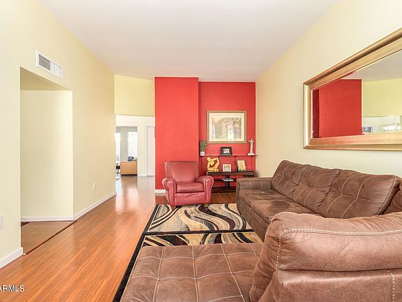 5th image of 10048 W Hawthorn Dr