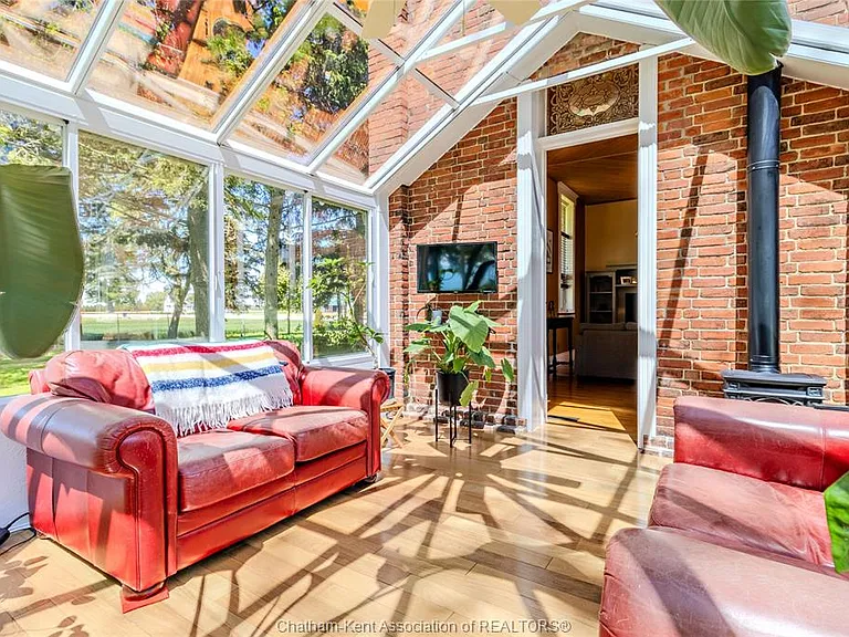6630 Talbot Trl — Photo 24